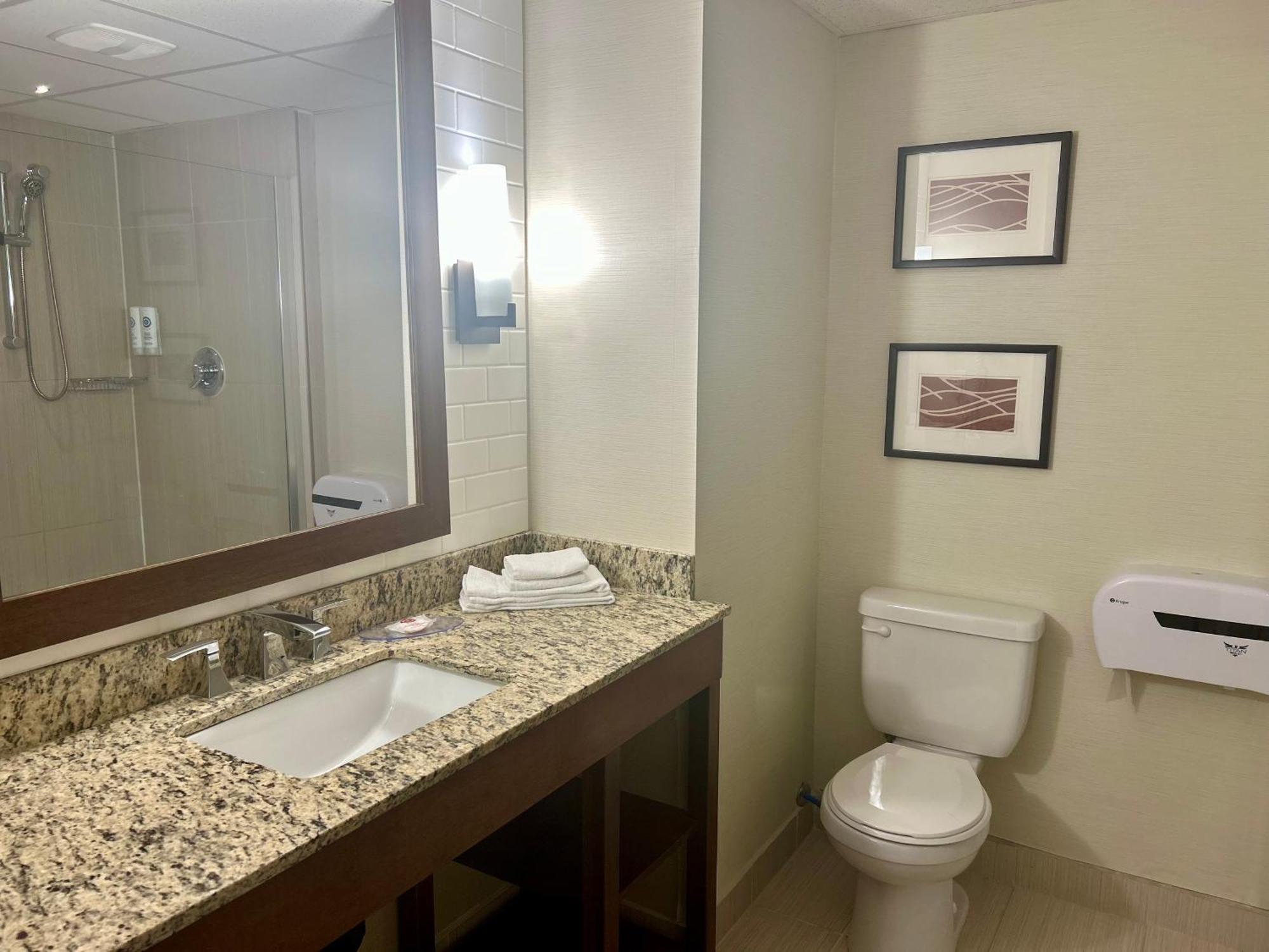 Comfort Inn Saint-Georges Zewnętrze zdjęcie