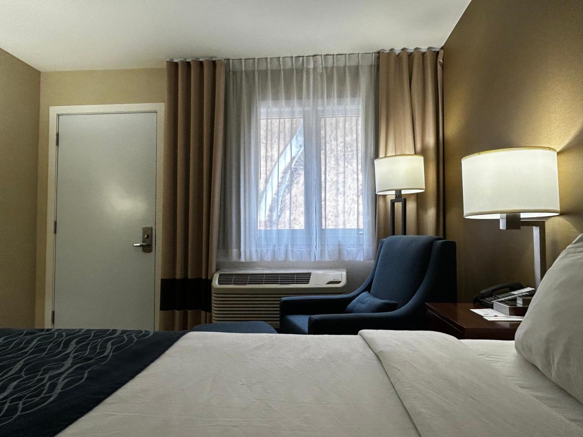 Comfort Inn Saint-Georges Zewnętrze zdjęcie
